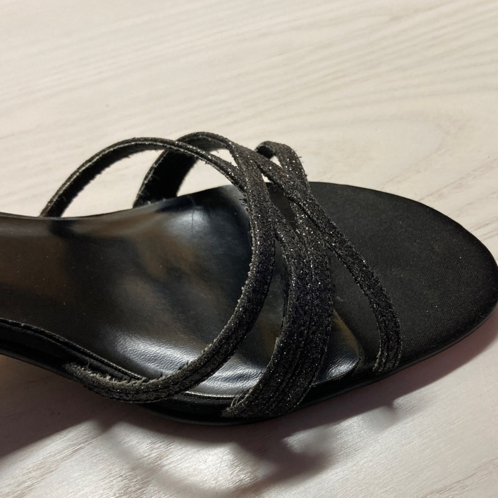 Rampage Elegant Black Strappy Heels - Picture 3 of 4
